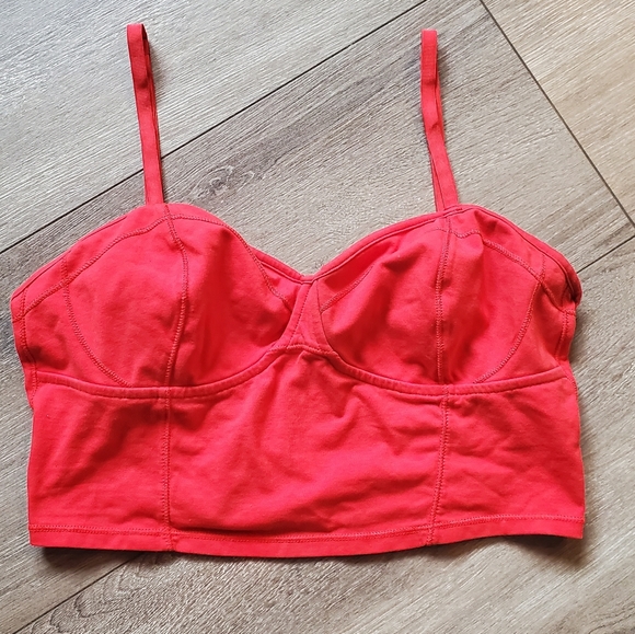 4/$20 Talula Aritzia Red Cropped Tank, Size L - Picture 2 of 6